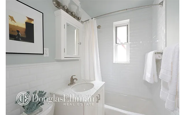 Sold by Douglas Elliman | media 14