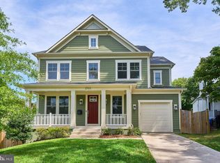 2705 N Greenbrier St, Arlington, VA 22207