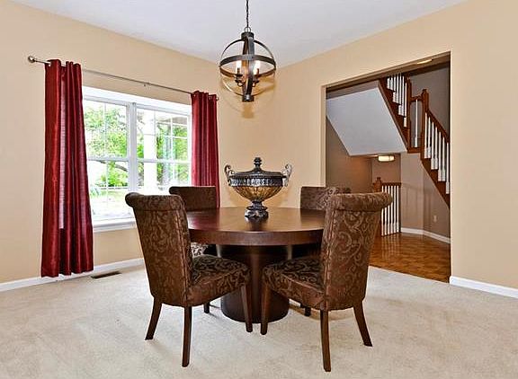 5th image of 715 Arbor Haven Dr