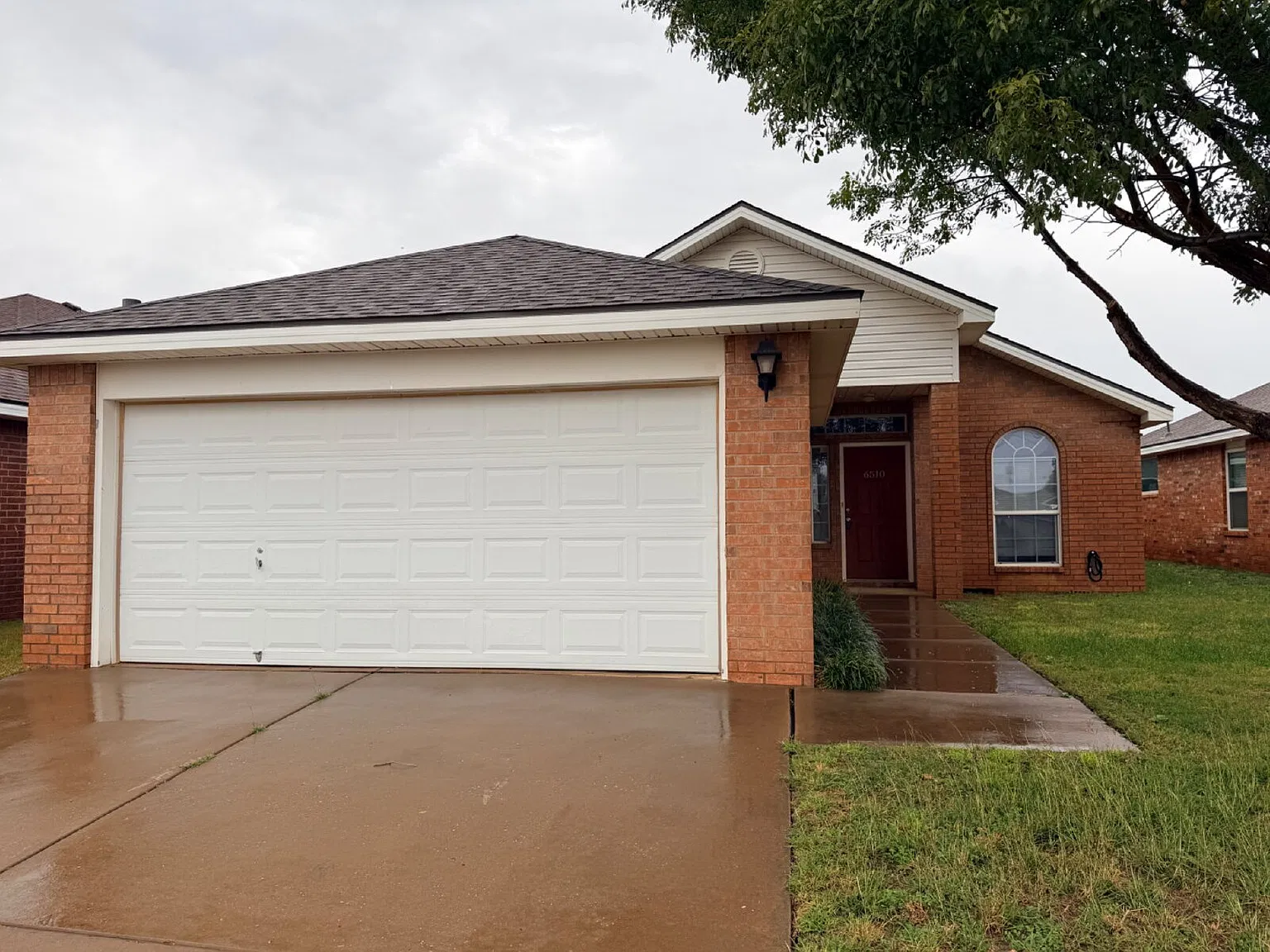 3 bed, 2.0 bath, 1364 sqft, $1,450 — Photo 2