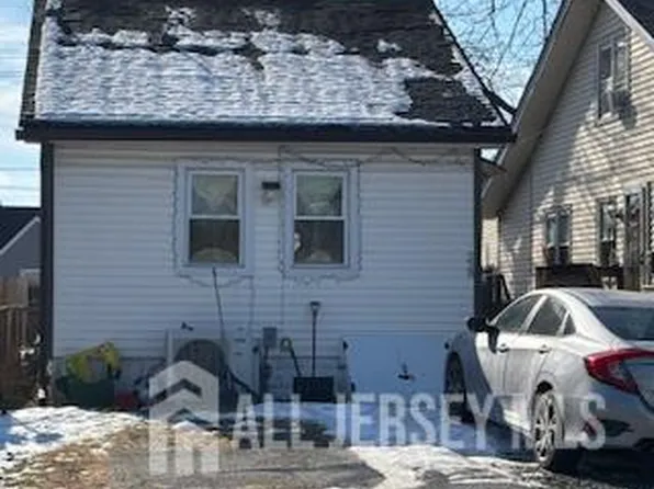 338 Shoreland Cir, Laurence Harbor, NJ 08879