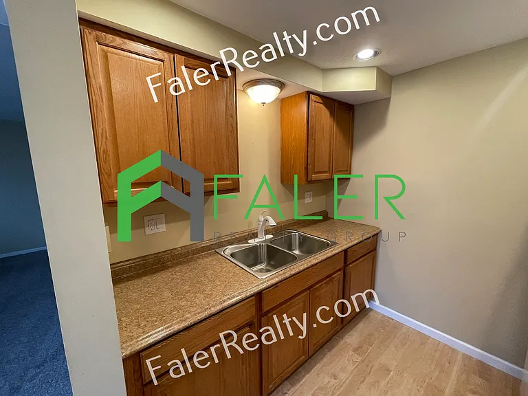 5351 Dunmore Dr — Photo 9