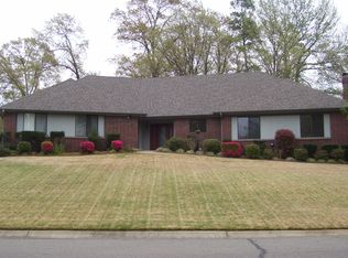 10 Breezewood Dr, Maumelle, AR 72113