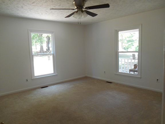 5th image of 255 Country Canyon Dr