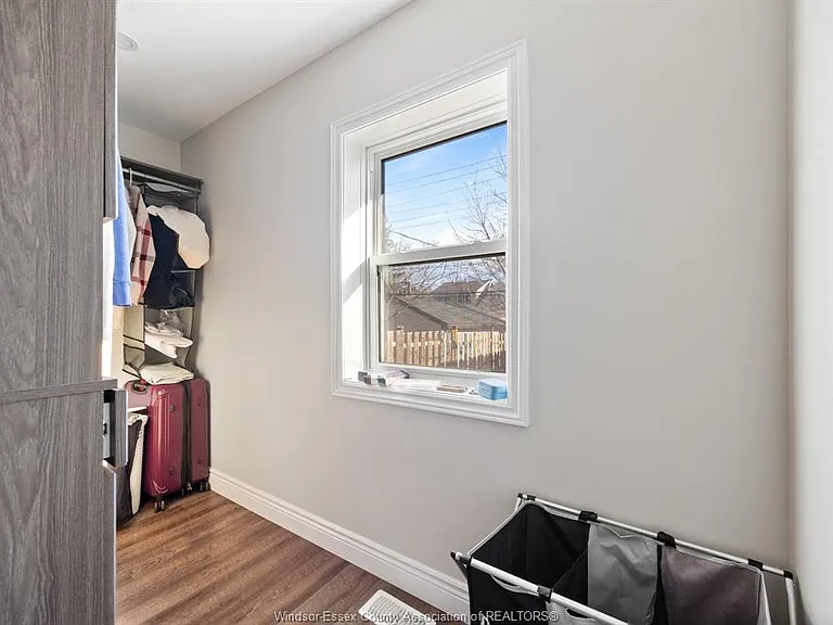 960 Janette Ave — Photo 13