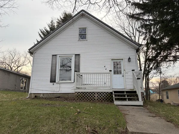404 N Troy St, Bellefontaine, OH 43311