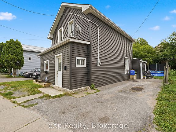 3rd image of 213 Station St