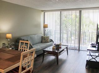 1830 Embassy Dr APT 306, West Palm Beach, FL 33401