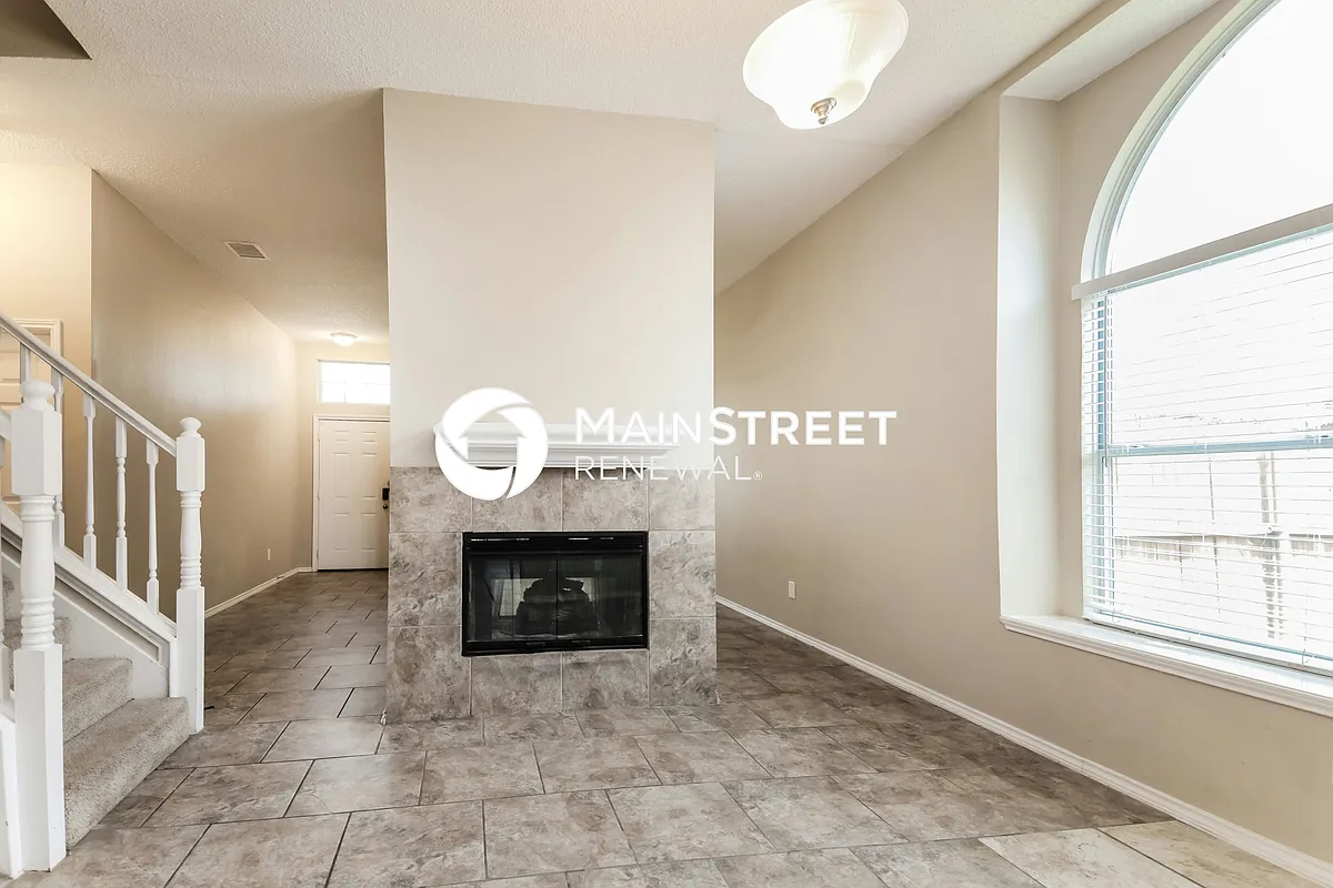 Living Room - 1521 Cool Springs Dr