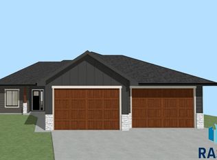 1604 W 26th St, Yankton, SD 57078