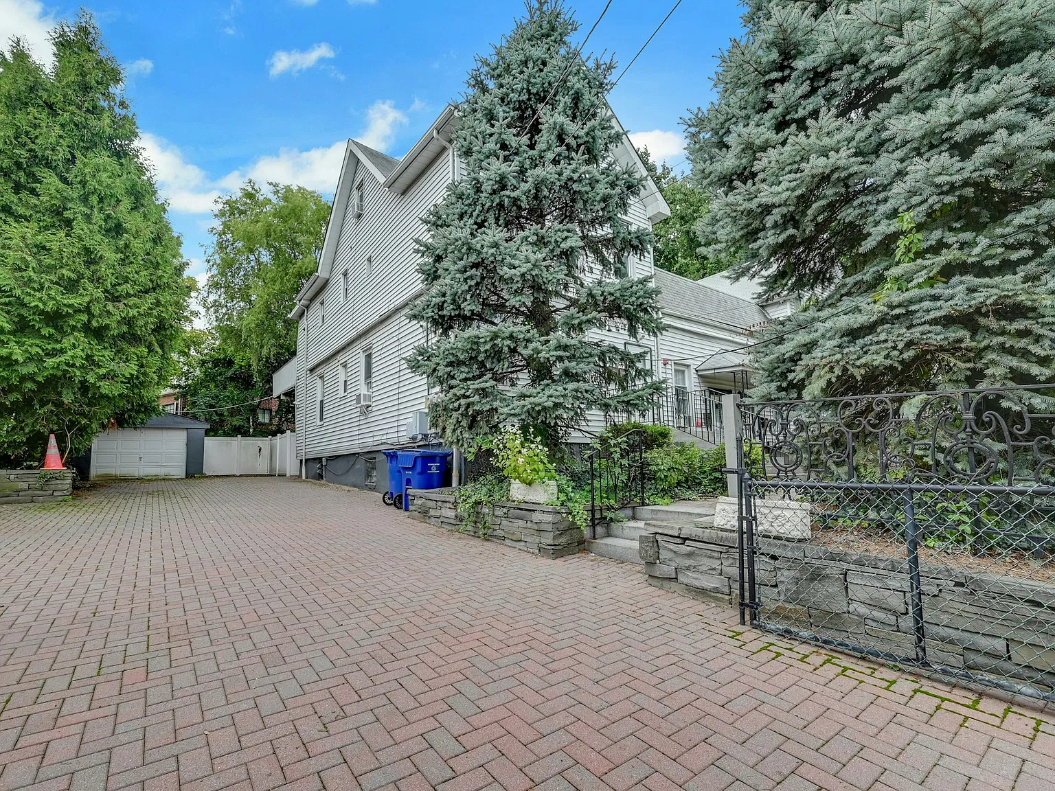 2 bed, 1500 sqft, $2,500 — Photo 2