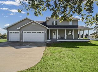 3741 Ranchero Rd, Cedar Falls, IA 50613