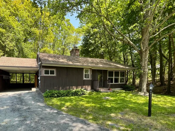 17 Oakwood Road, Cape Elizabeth, ME 04107