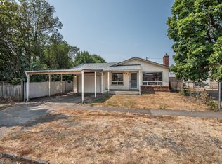 209 S Center St, Newberg, OR 97132