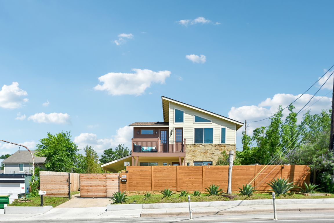 Springdale Rd-S1105-001.jpg