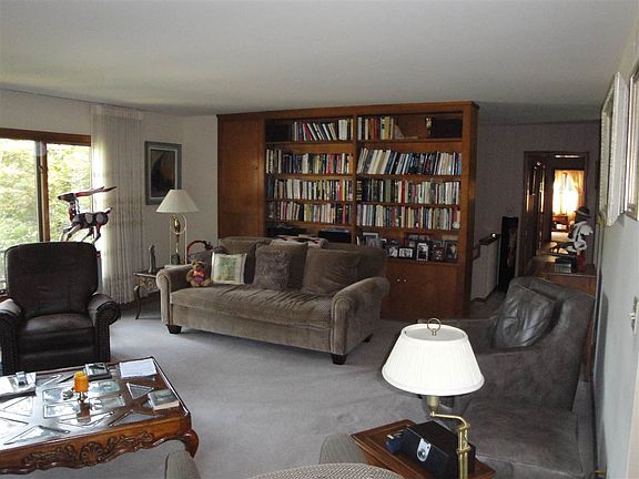 4th image of 803 Brown Hills Ct