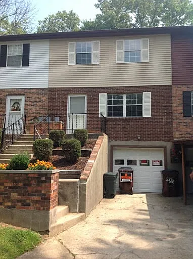 3 bed, 1.5 bath, 1232 sqft, $1,000 — Photo 2