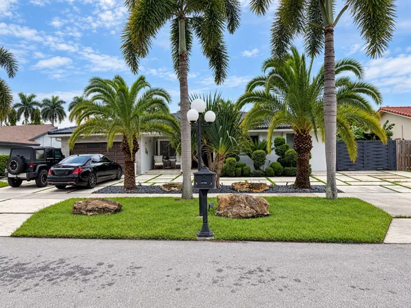570 Westwood Ln, Weston, FL 33326
