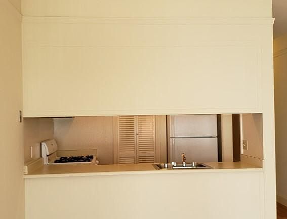 2nd image of 3043 Steiner St #2