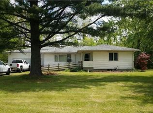 16 N Mitchell Rd, West Middlesex, PA 16159