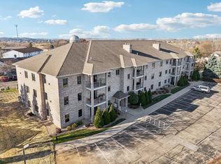 216 Fairview Cir #216, Waunakee, WI 53597