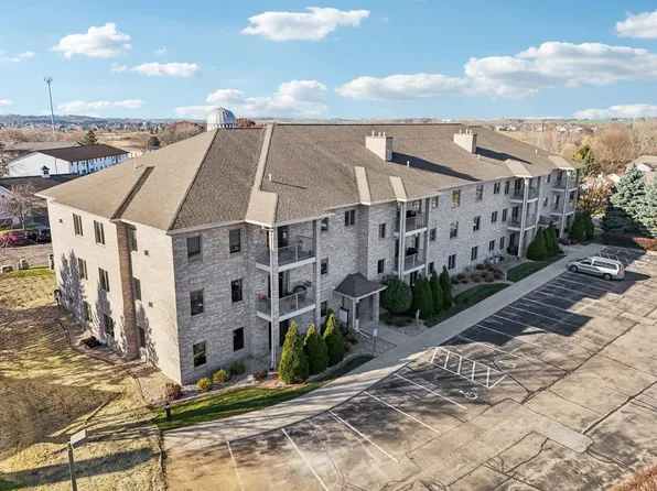 216 Fairview Cir #216, Waunakee, WI 53597