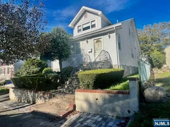 533 Victory Ave, Ridgefield, NJ 07657