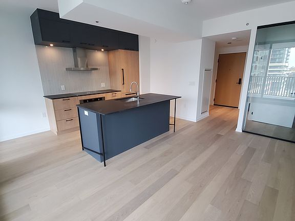 5th image of 41 Dovercourt Rd #710