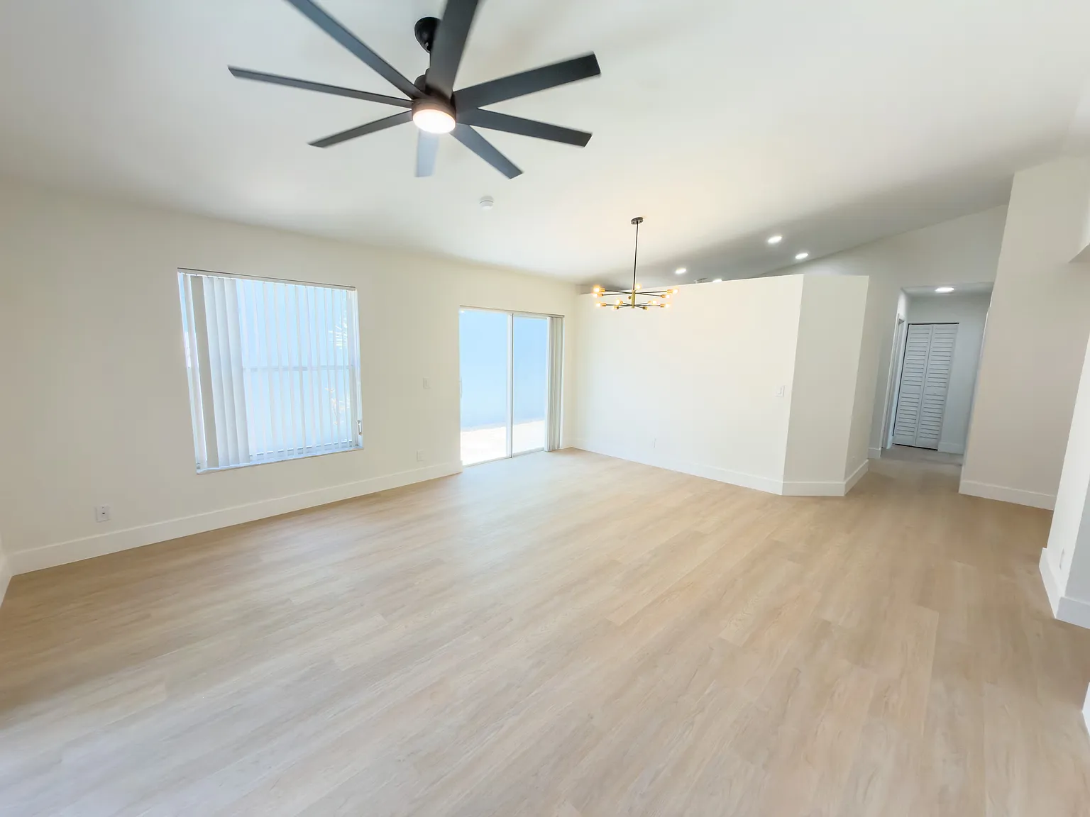 2 bed, 1200 sqft, $3,000 — Photo 1