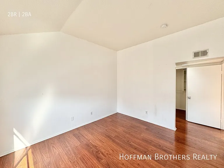 6415 Garvanza Ave #104 — Photo 7