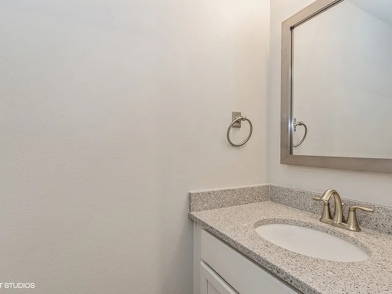 2231 Saint Andrews Dr — Photo 11
