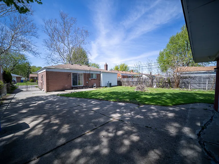 28660 Patricia Ave — Photo 4