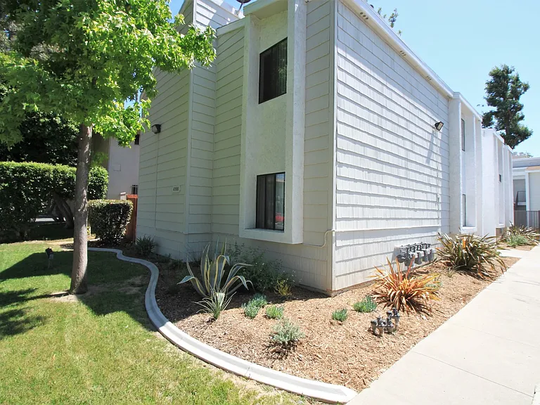 Melrose Manor Apartments - Riverside, CA — Photo 64