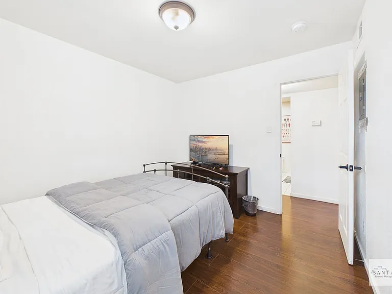 601 W San Mateo Rd #70 — Photo 12