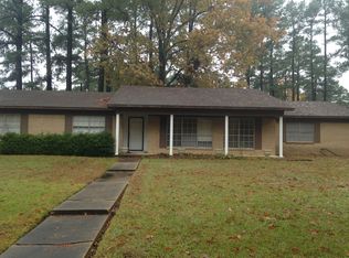 1005 W 13th St, Hope, AR 71801