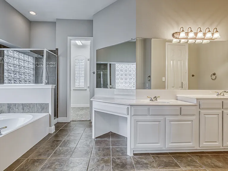 6533 Riveredge Dr — Photo 18