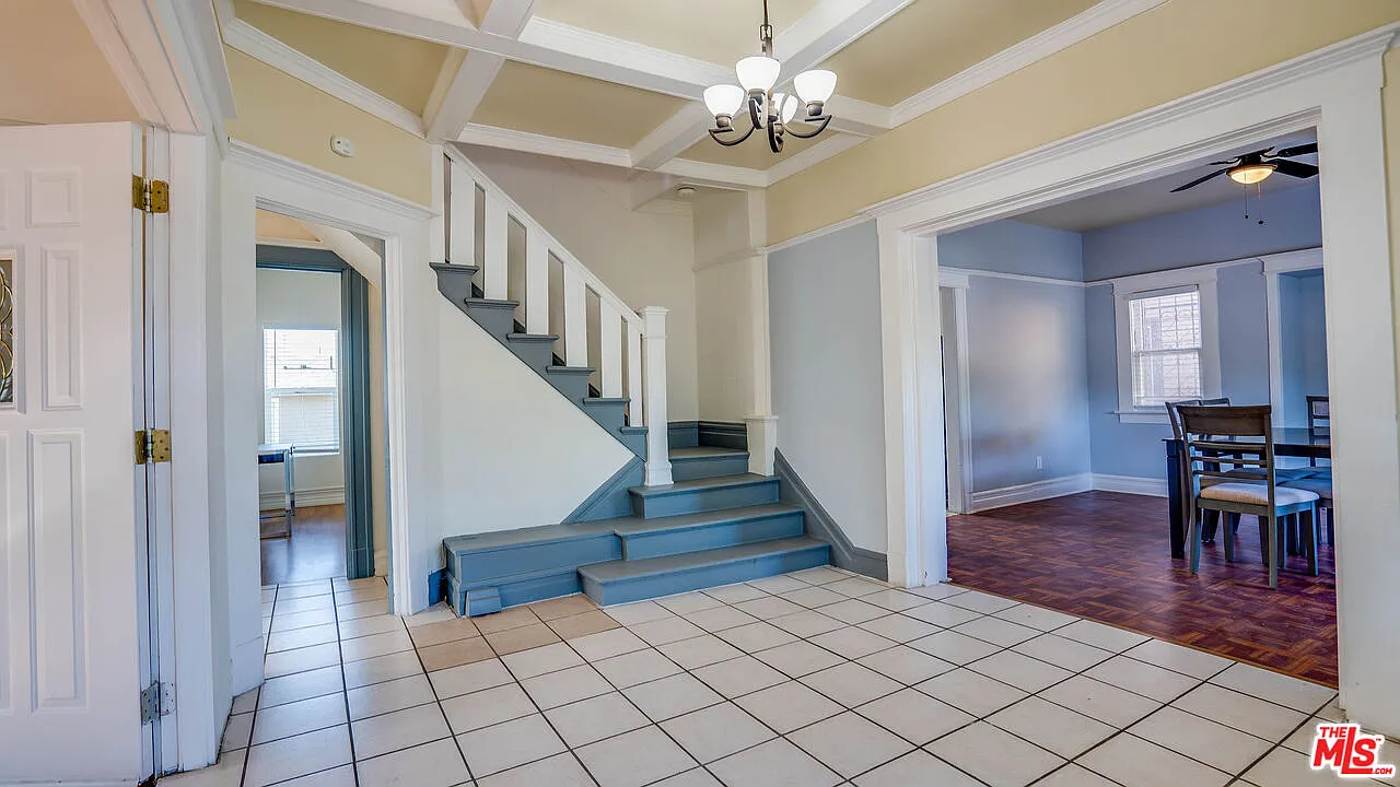 6 bed, 3.0 bath, 1968 sqft, $7,500 — Photo 3