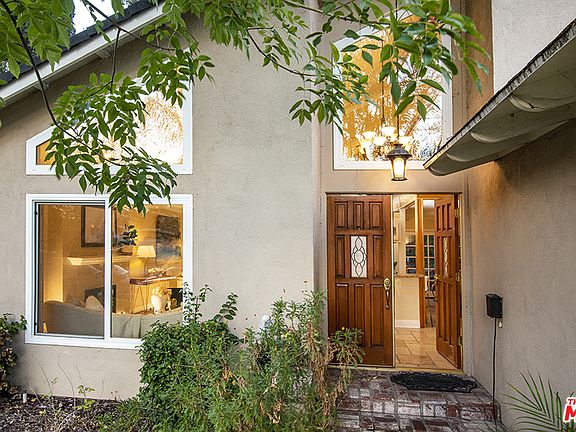 4th image of 30721 Lakefront Dr