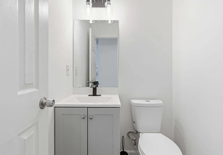 420 Thistle Cv — Photo 10