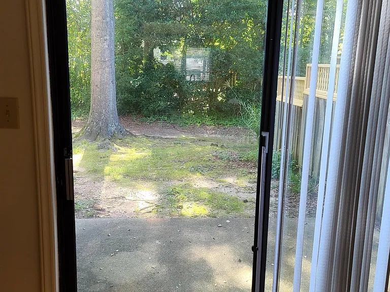 6416 Meadow View Dr — Photo 22