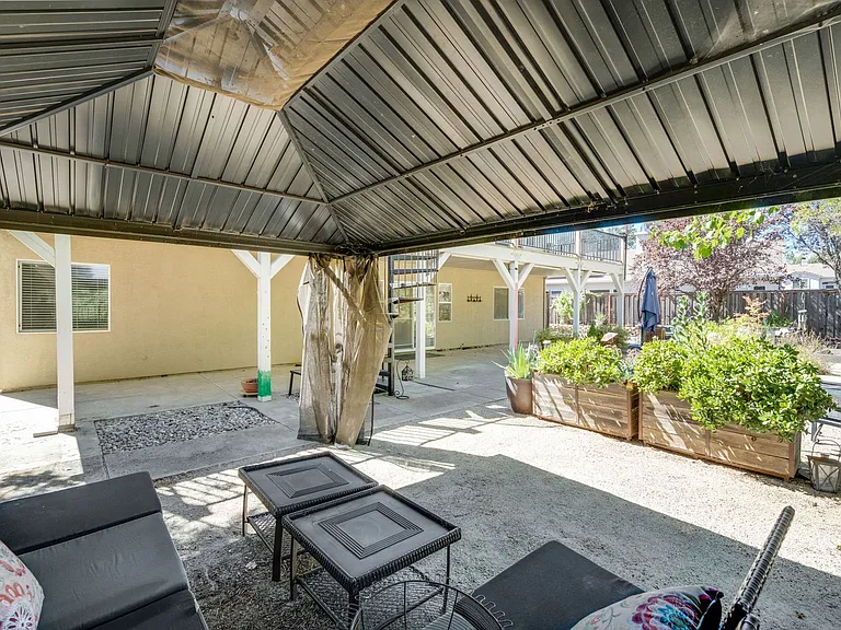4011 Prairie Falcon Dr — Photo 47