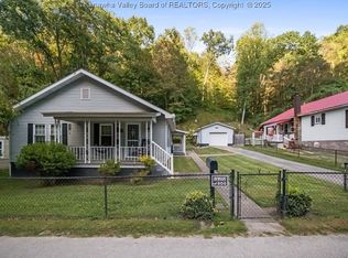 1585 Point Lick Dr, Charleston, WV 25306
