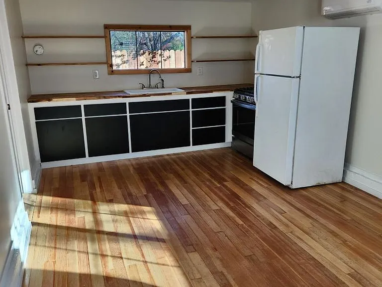 3433 Willow St #2 — Photo 7