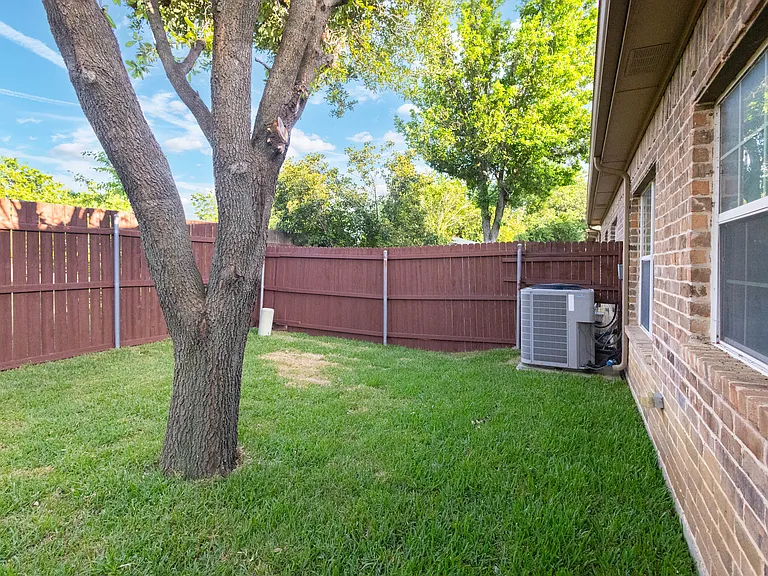 154 Castleridge Dr #B — Photo 12