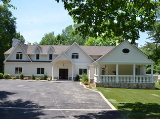 100 Store Hill Rd, Old Westbury, NY 11568