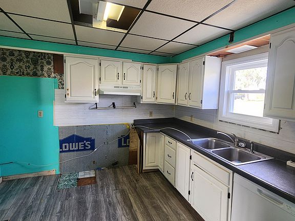 3rd image of 219 Poplar St