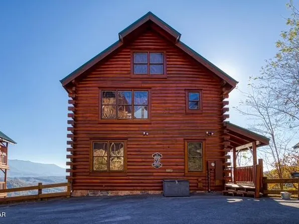 3045 Legacy Vista Dr, Sevierville, TN 37876