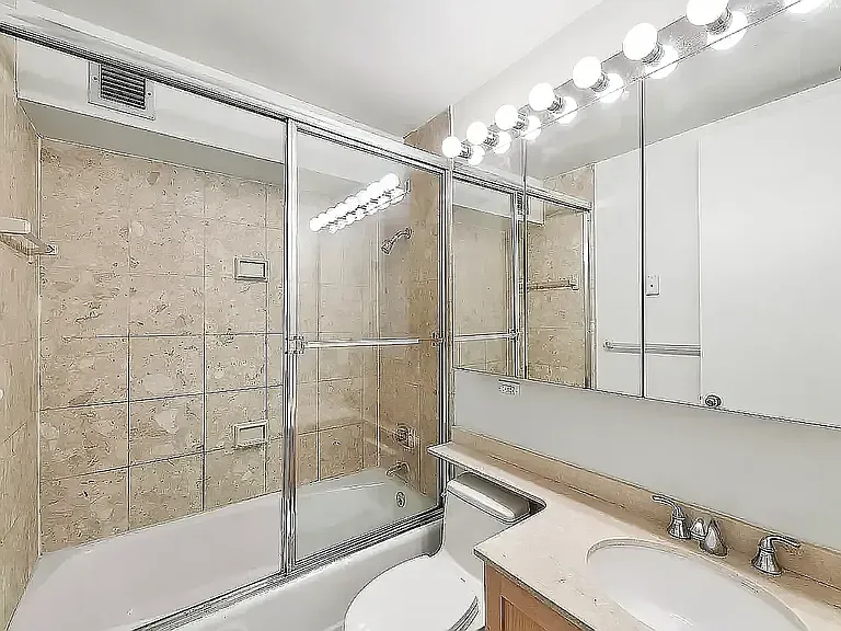 360 E 57th St #21B — Photo 6