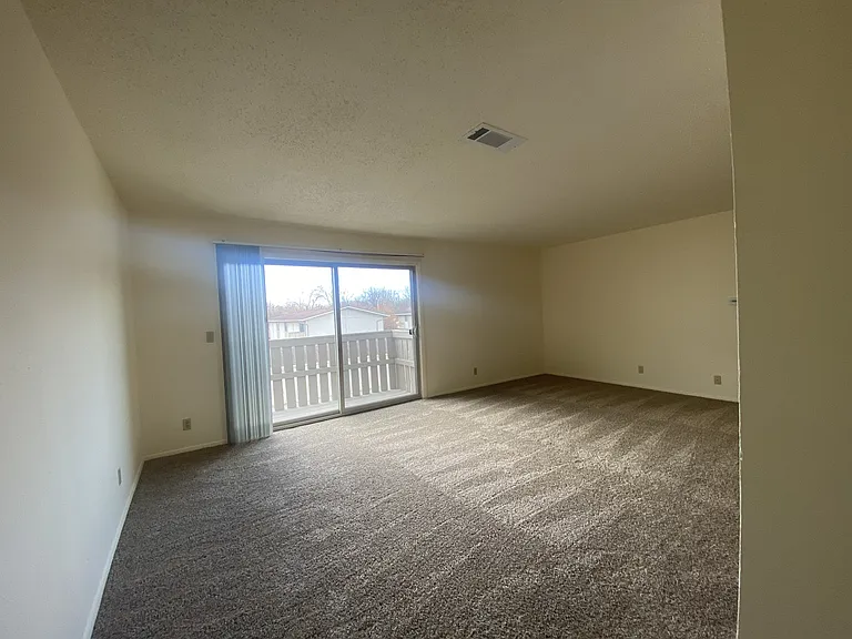 Kimberly Club Apartments — Photo 183