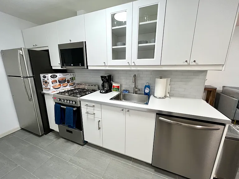 148 W 92nd St #B — Photo 8